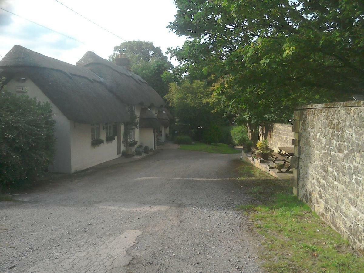 The Crown Inn Alvediston Dış mekan fotoğraf