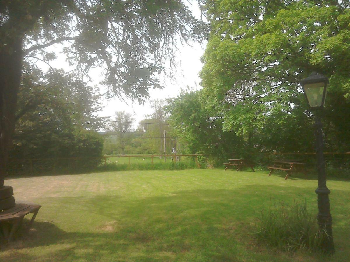 The Crown Inn Alvediston Dış mekan fotoğraf